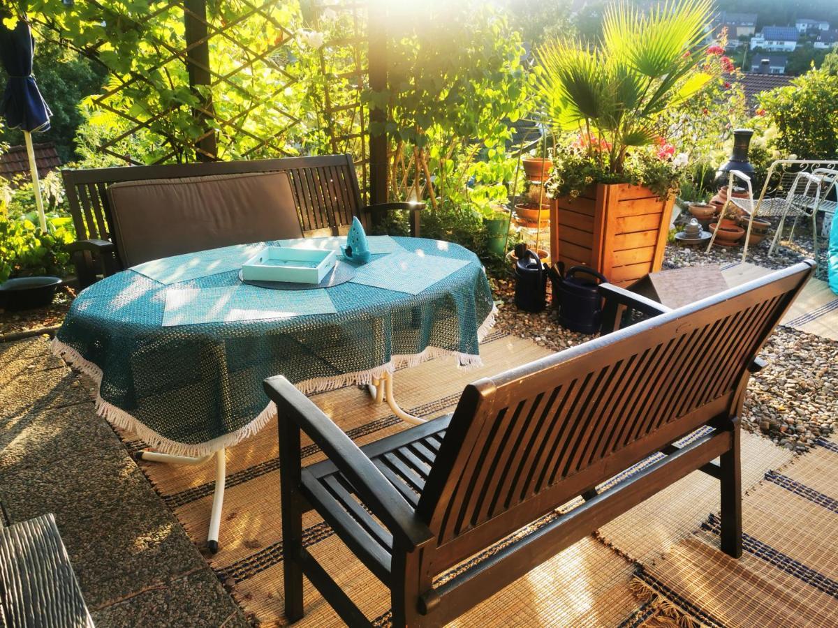 Ferienhaus Mit Riesen Garten, Drei Terrassen, Toller Aussicht Am Waldrand, Auch Als Monteur-Wohnung Hemer Buitenkant foto